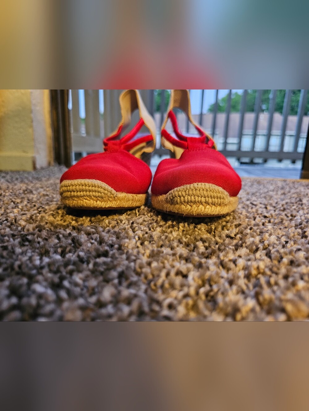Adrienne Vittadini NWOB Women’s Red Strappy Wedge Sandals Size 8.5 - Picture 4 of 7